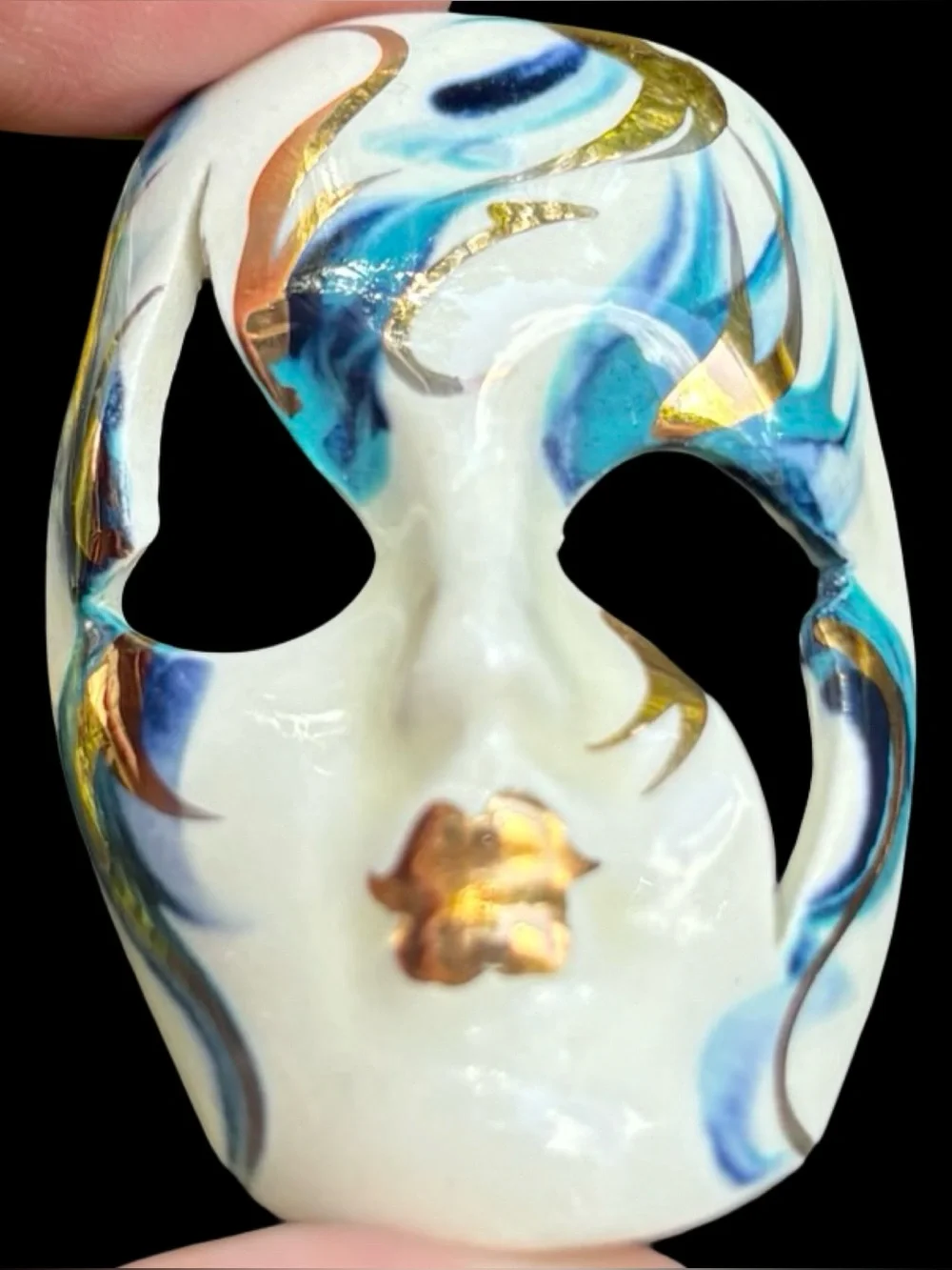 Vintage Yolanda Simone New Orleans Ceramic Mask Brooch Signed YS 2